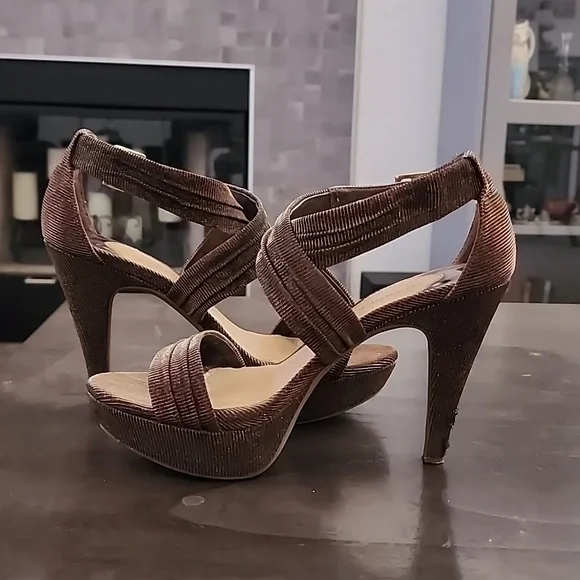GIANNI BINI Strappy Bronze Platform Heels - Picture 2 of 14